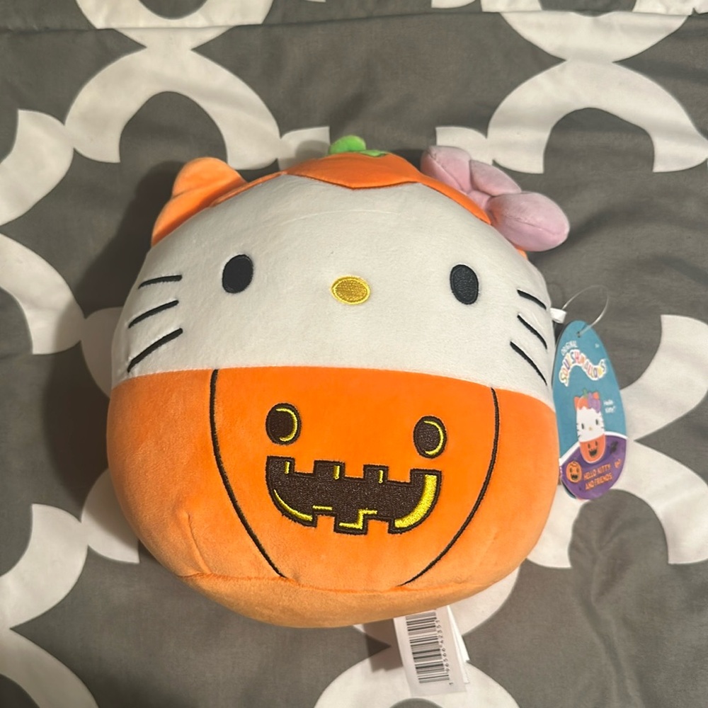 BRAND NEW HELLO KITTY SQUISHMALLOW
